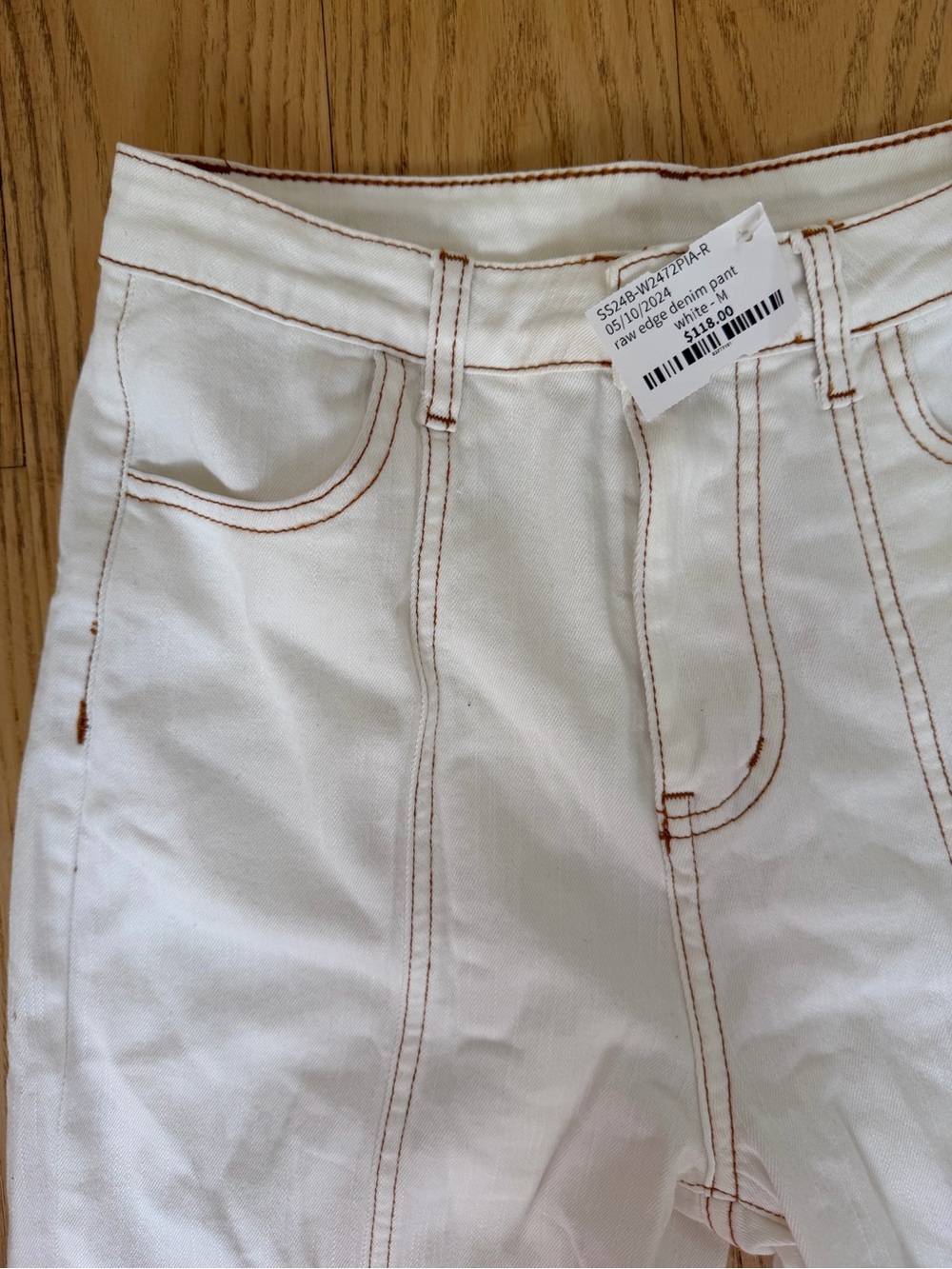 NWT - High-Rise White Flared Jeans with Front Seam Detail - Picture 2 of 5